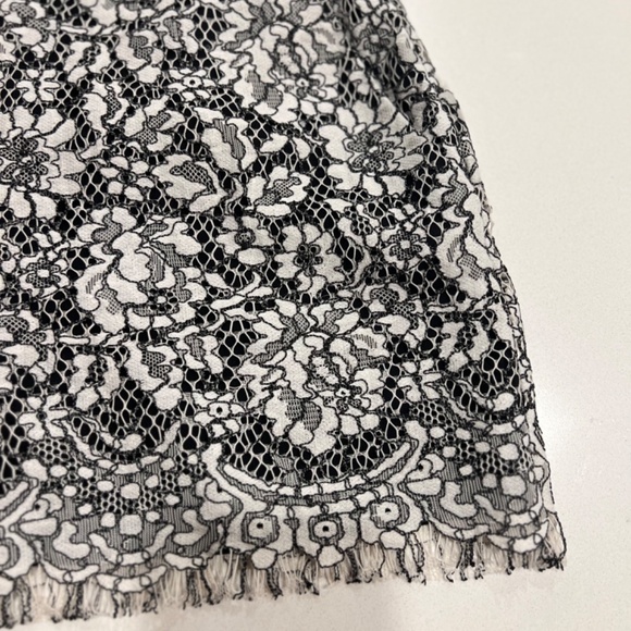 CHIC Lace romper ( from Supertrash). Black and white size 36. 60$ - Picture 2 of 9